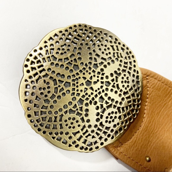 FOSSIL Wide Leather Carved Buckle Boho Belt - Picture 2 of 11